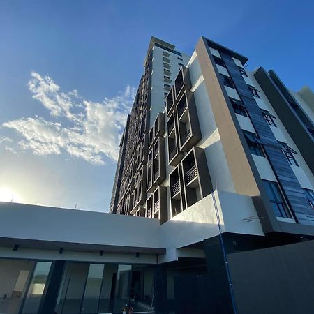 Elijah Hotel Dasmarinas Dış mekan fotoğraf