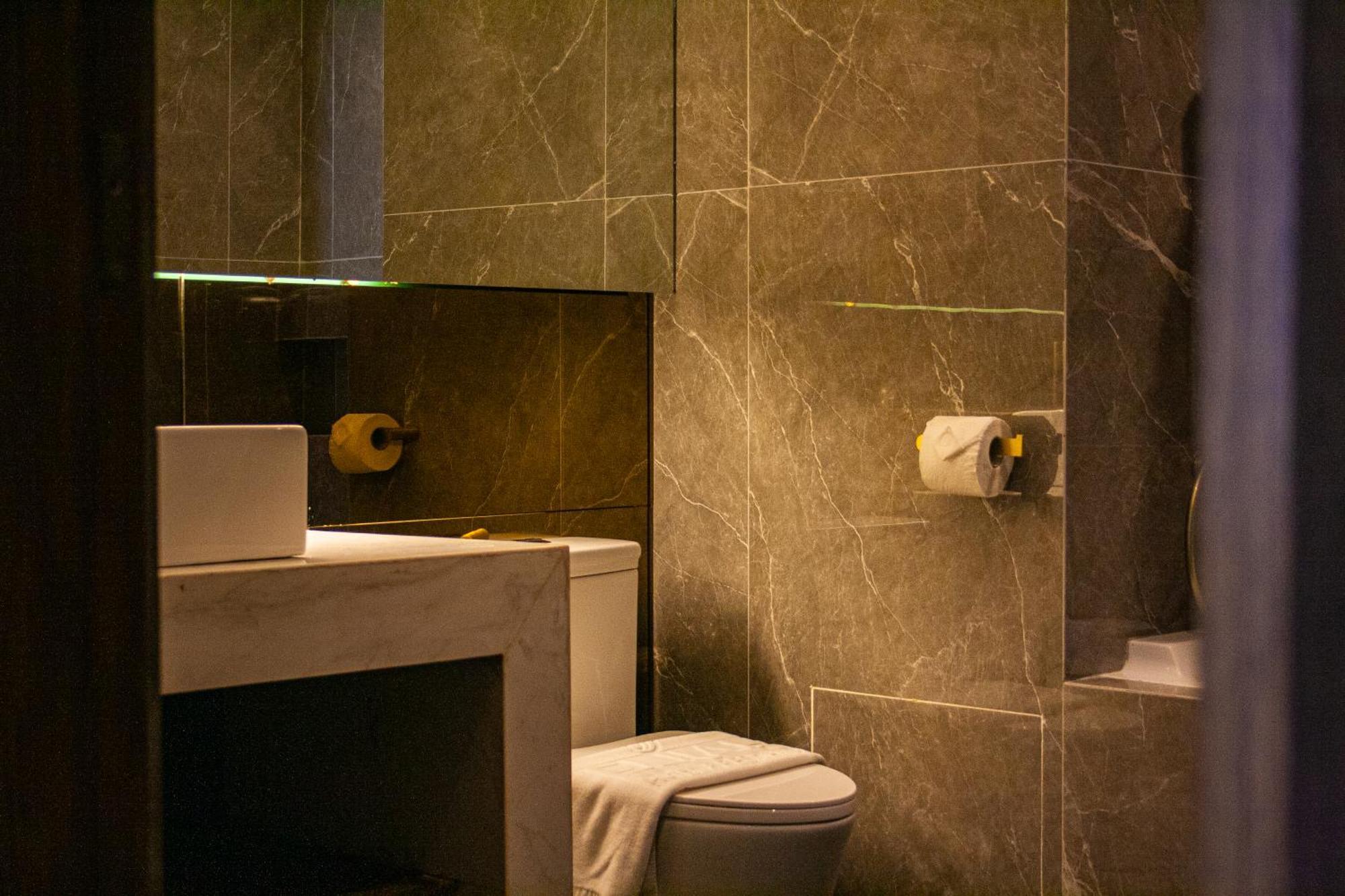Elijah Hotel Dasmarinas Dış mekan fotoğraf