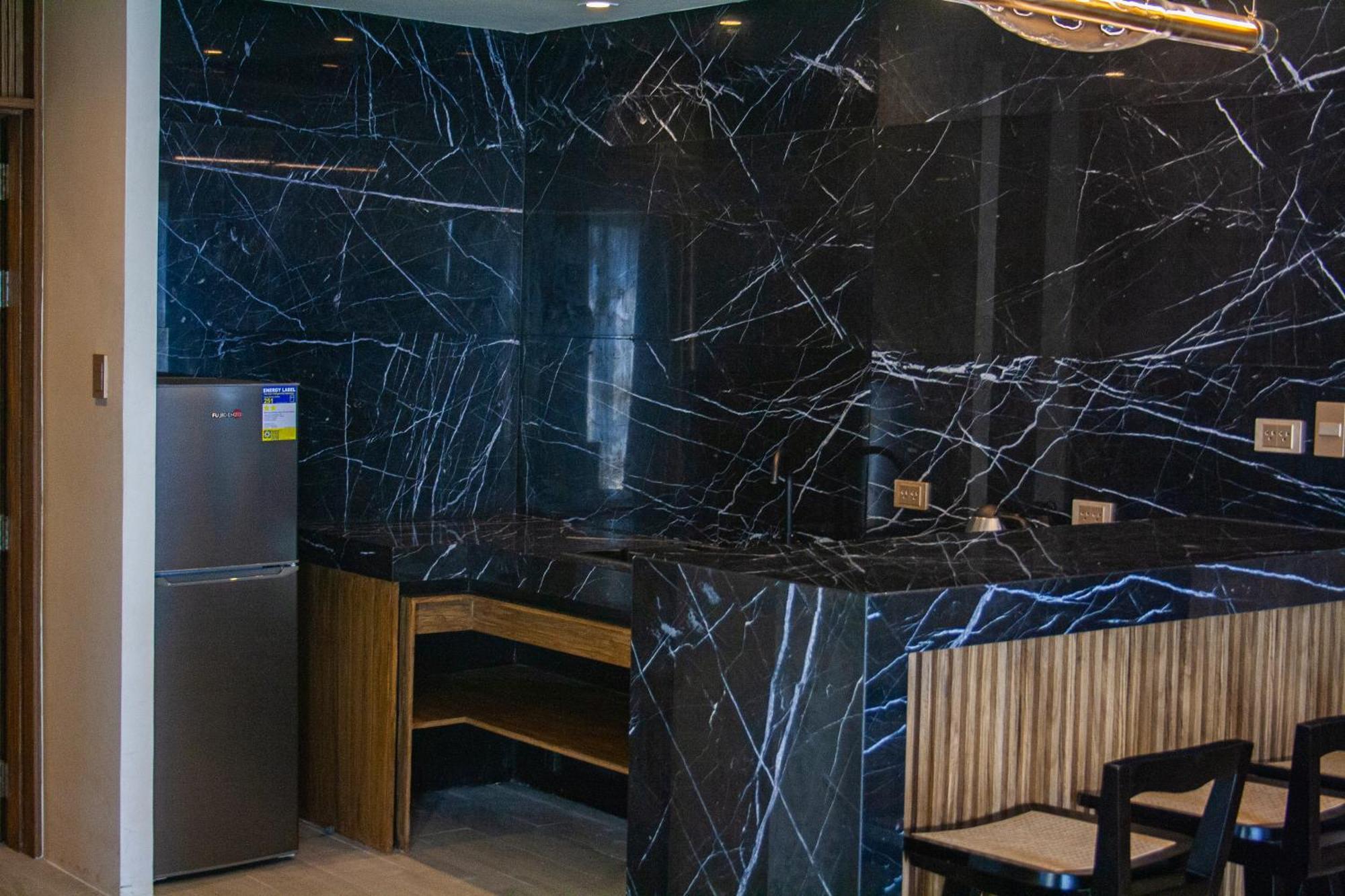 Elijah Hotel Dasmarinas Dış mekan fotoğraf