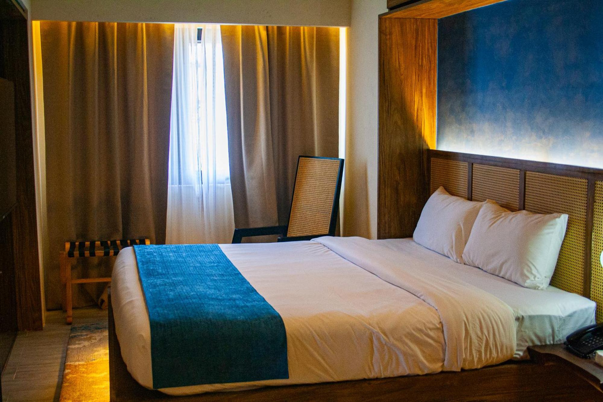 Elijah Hotel Dasmarinas Dış mekan fotoğraf